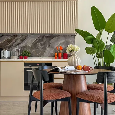 Qoople Legend A - Stylish By The Sea *