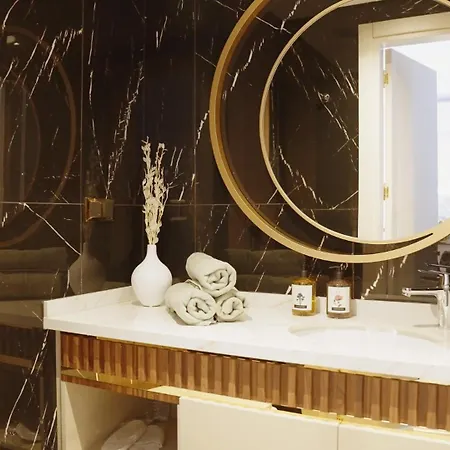 Stylish By The Sea Apartment