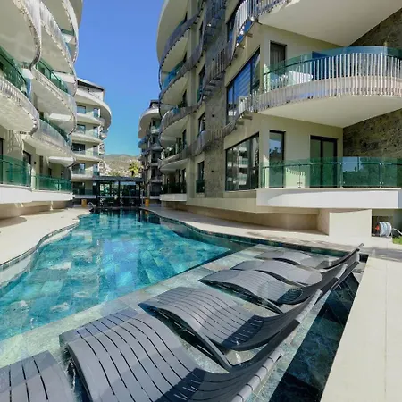 Stylish By The Sea Apartment *