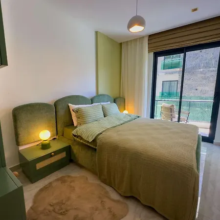 Stylish By The Sea Apartment *
