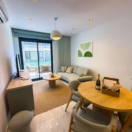 Stylish By The Sea Apartment