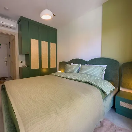 Stylish By The Sea Apartment