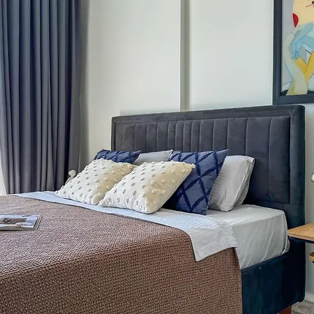 Qoople Legend A - Stylish By The Sea